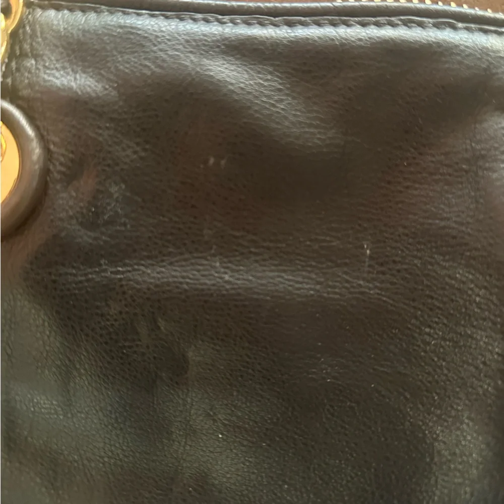 Juicy Couture Black & Grey Leather Tote Bag / Purse with Gold Chain Hardware - Picture 4 of 7